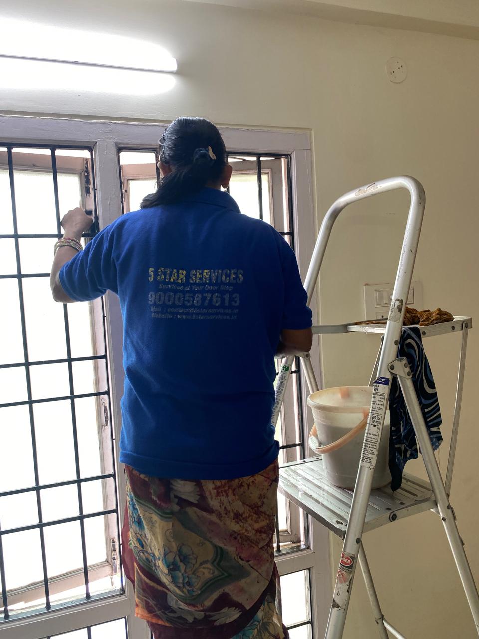 Window & Glass Cleaning Services